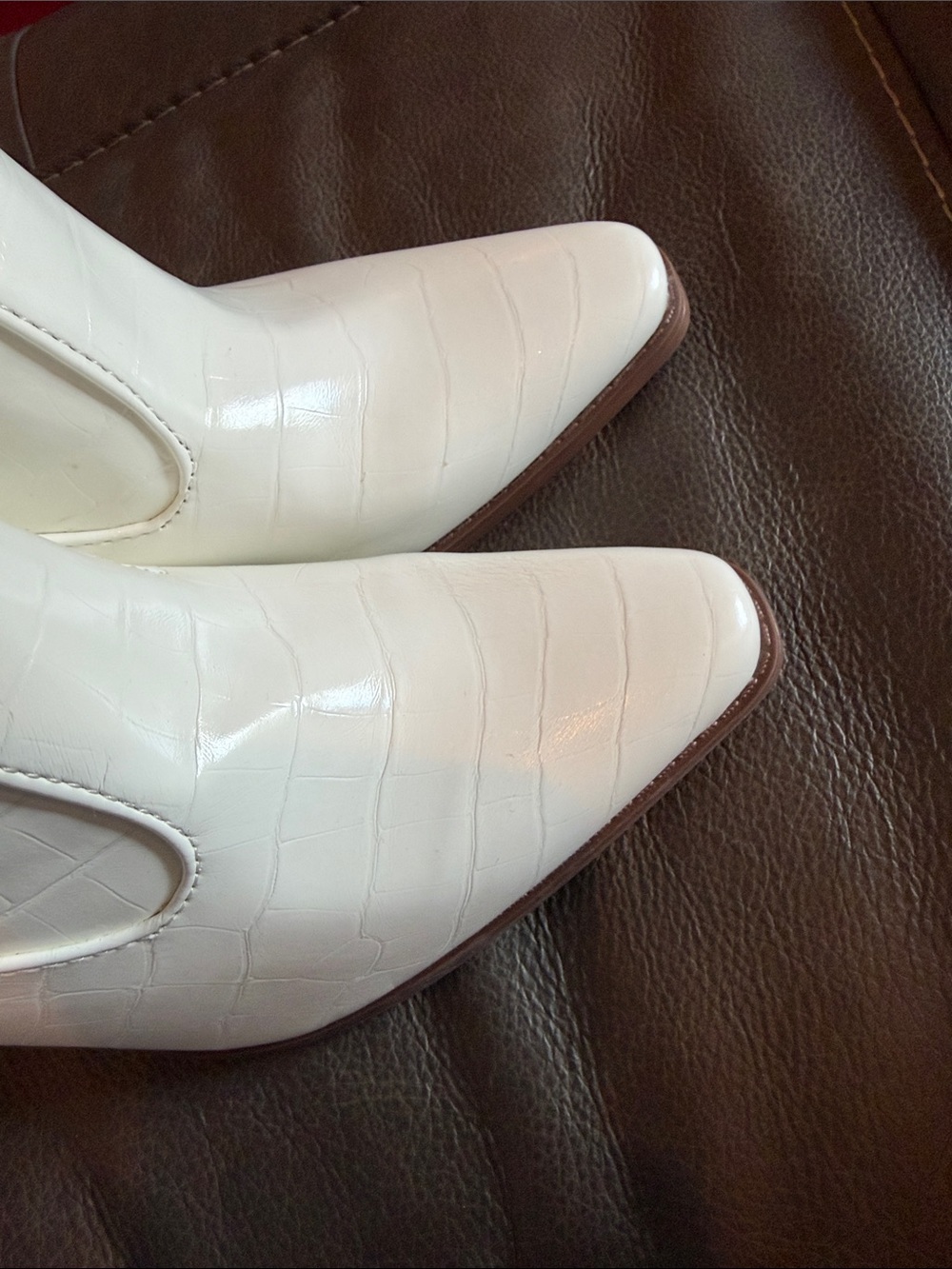 Women’s 8 Country White Faux Leather Shoes Western Ankle Boots Tall Wedge Heel - Picture 6 of 10